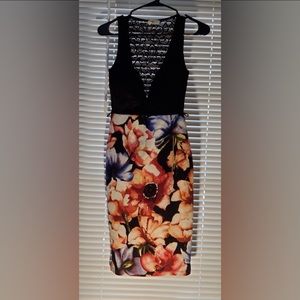 Beautiful Black Dress with Flower Print 🌸